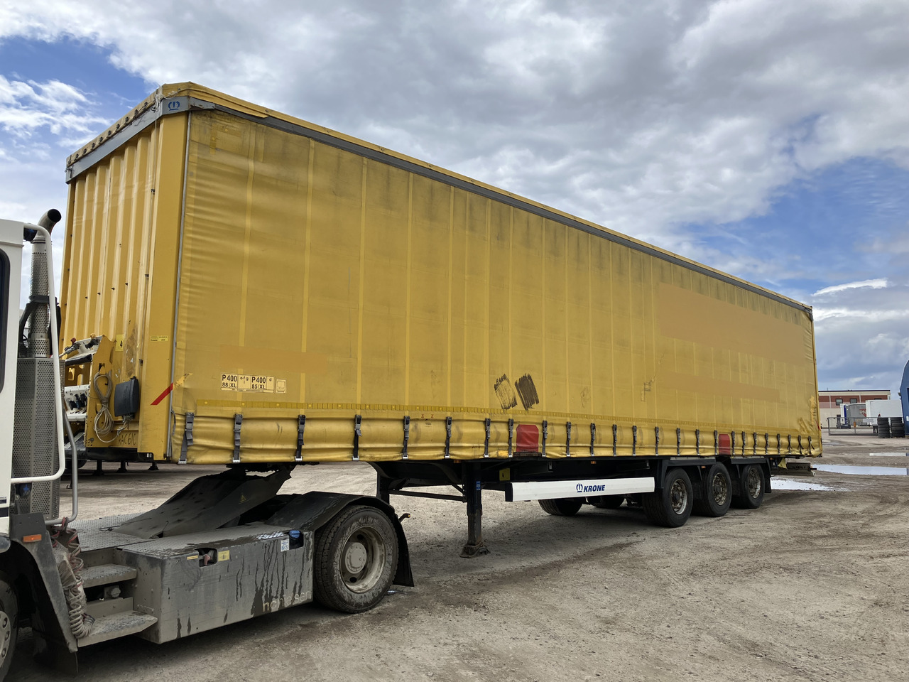 KRONE MEGA CURTAIN - LIFTING ROOF - HUCKEPACK - Curtainsider semi-trailer: picture 2 KRONE MEGA CURTAIN - LIFTING ROOF - HUCKEPACK - Curtainsider semi-trailer: picture 2