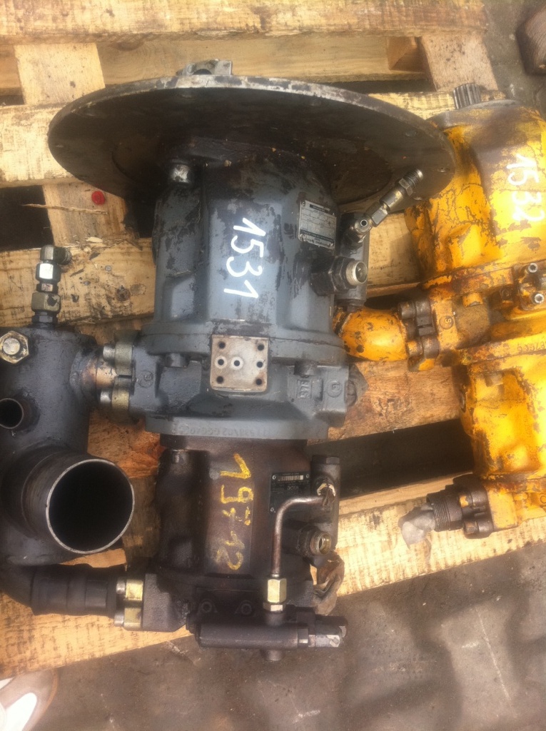 BRUENINGHAUS HYDRAULIK A10VO71FHD/31R-PSC12K02-S0184 940147 + A10VO28DFLR/31R-S0160 PSC12N00 00940142 - Hydraulic pump for Construction machinery: picture 1 BRUENINGHAUS HYDRAULIK A10VO71FHD/31R-PSC12K02-S0184 940147 + A10VO28DFLR/31R-S0160 PSC12N00 00940142 - Hydraulic pump for Construction machinery: picture 1