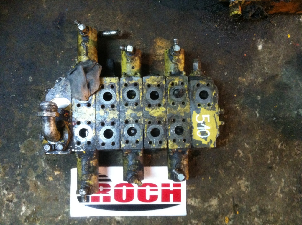 COMMERCIAL HYDRAULICS 356- 9203- 265 8366- 1324 - 3 SEKCYJNY - Hydraulic valve for Construction machinery: picture 1 COMMERCIAL HYDRAULICS 356- 9203- 265 8366- 1324 - 3 SEKCYJNY - Hydraulic valve for Construction machinery: picture 1