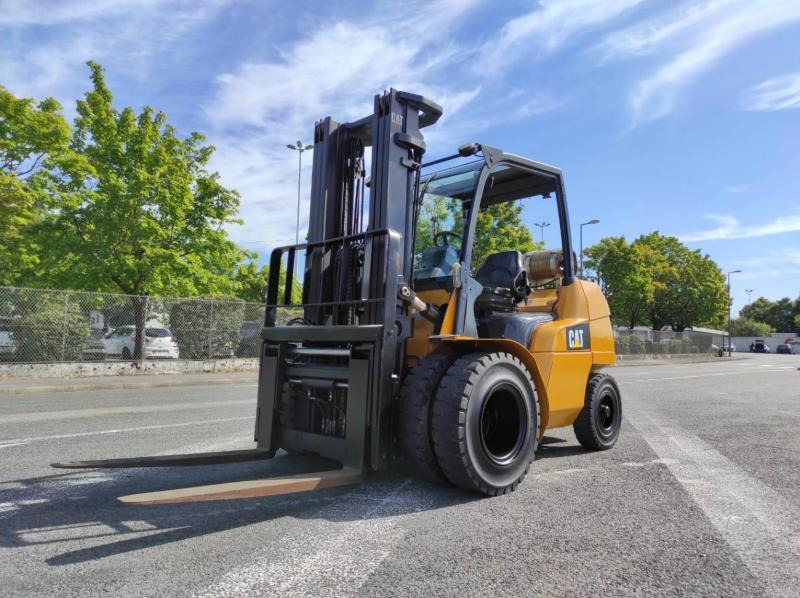 Caterpillar GP40N - LPG forklift: picture 1 Caterpillar GP40N - LPG forklift: picture 1