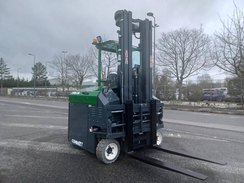 Combilift CBE3000 - 4-way reach truck: picture 3 Combilift CBE3000 - 4-way reach truck: picture 3