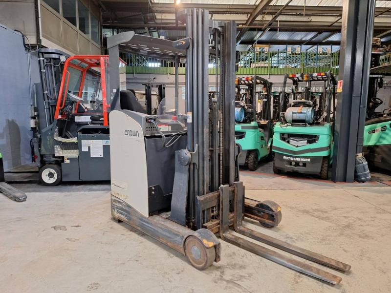 Crown ESR5240-1.4 - Reach truck: picture 1 Crown ESR5240-1.4 - Reach truck: picture 1