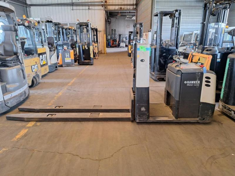 Crown GPC3055-2.0 - Order picker: picture 3 Crown GPC3055-2.0 - Order picker: picture 3