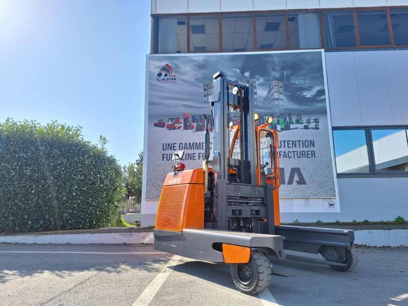 Hubtex DQ45D - 4-way reach truck: picture 3 Hubtex DQ45D - 4-way reach truck: picture 3