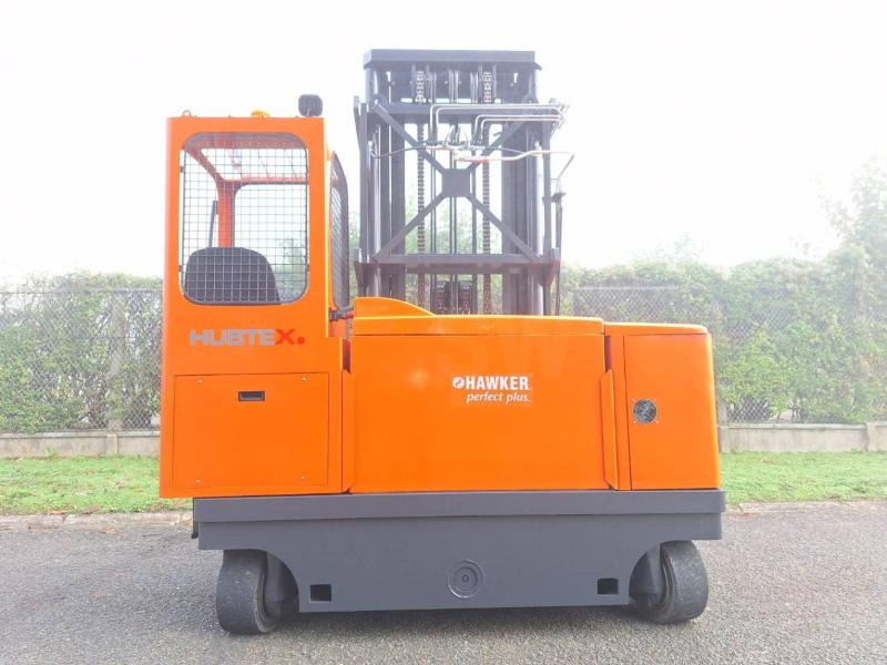 Hubtex MQ40 - 4-way reach truck: picture 5 Hubtex MQ40 - 4-way reach truck: picture 5