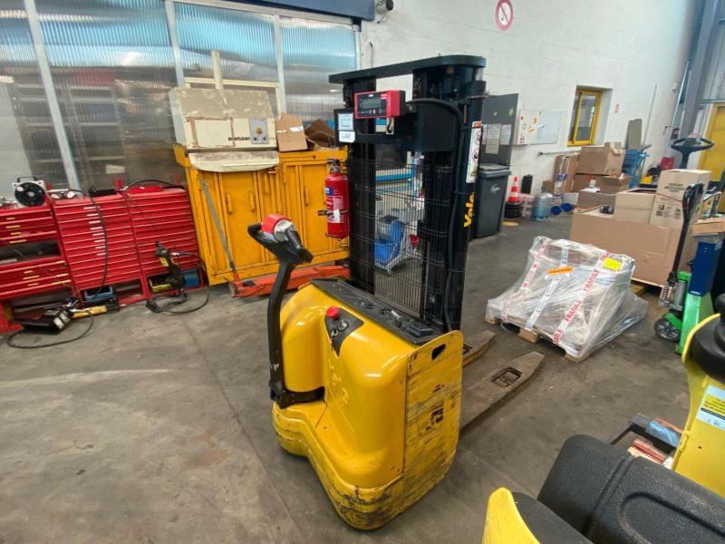 Yale Gerbeur accompagnant avec pesage Ravas - Stacker: picture 2 Yale Gerbeur accompagnant avec pesage Ravas - Stacker: picture 2