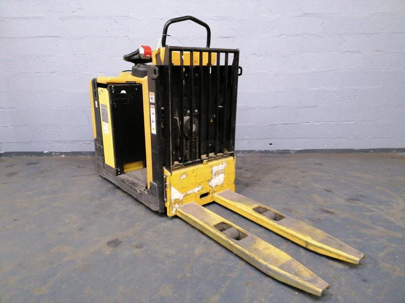 Yale MO10L - Order picker: picture 3 Yale MO10L - Order picker: picture 3