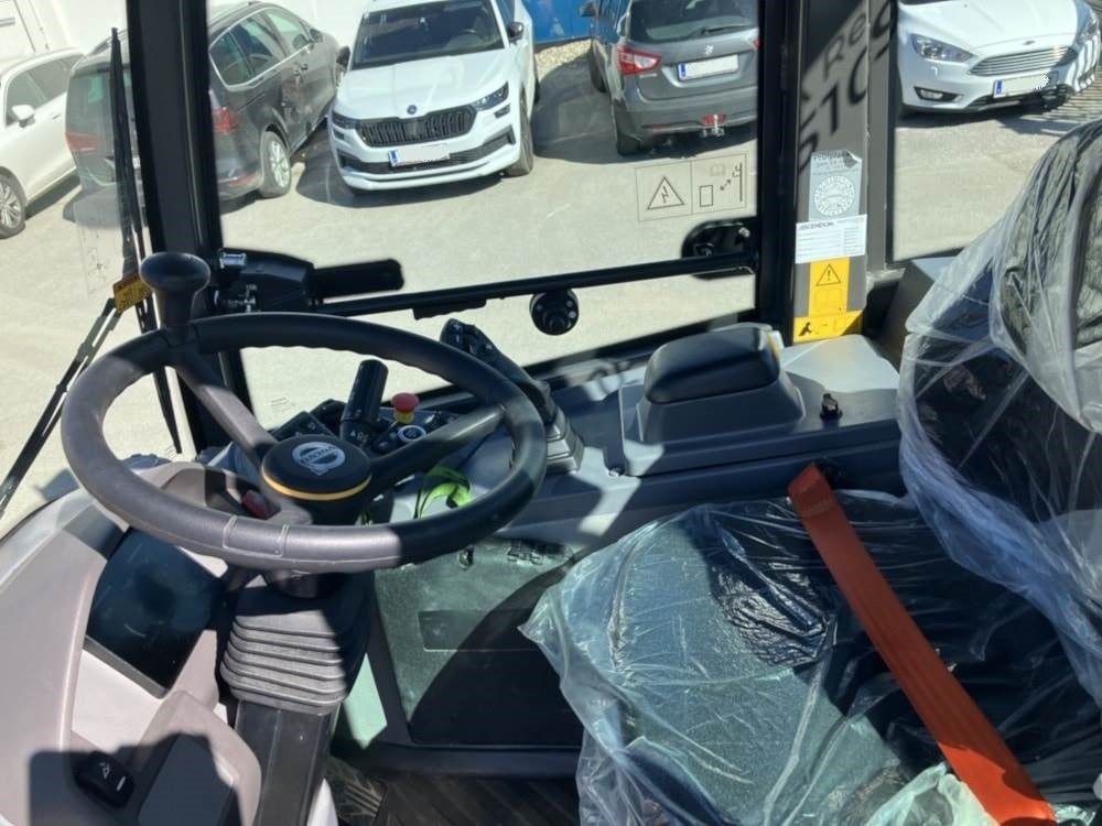 Skid steer loader Volvo JL25H Electric: picture 13