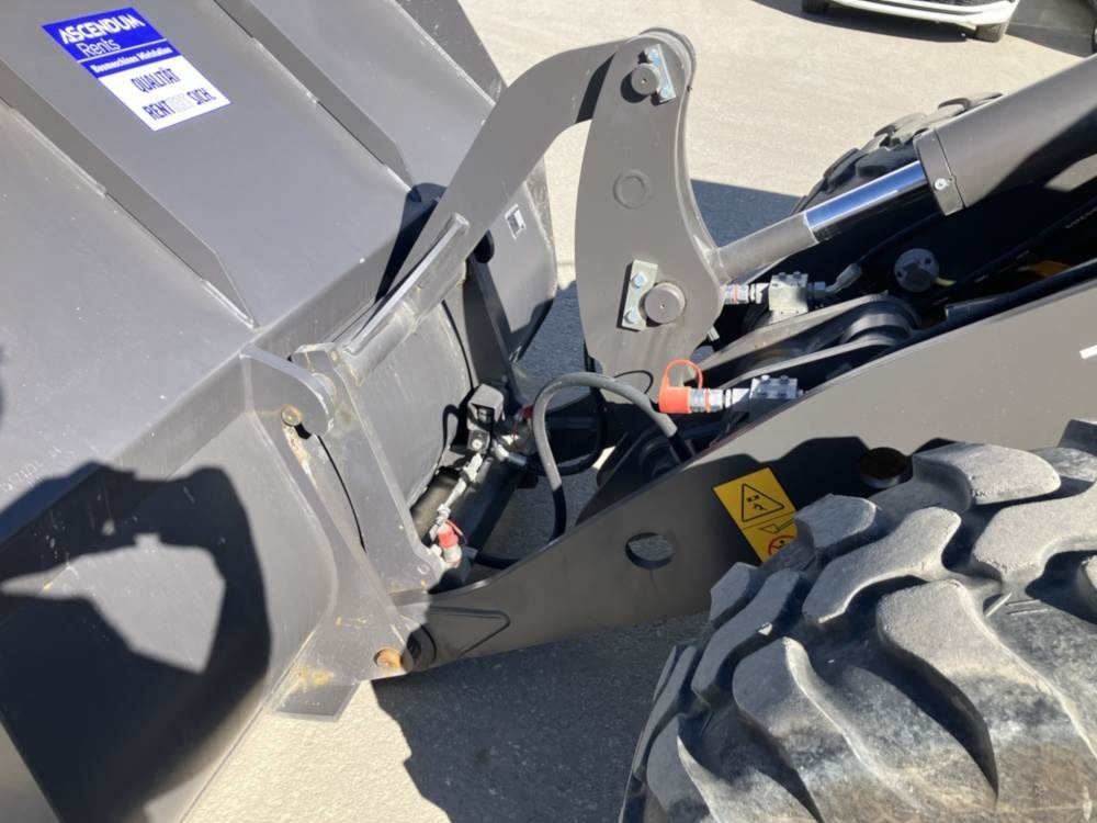 Skid steer loader Volvo JL25H Electric: picture 6