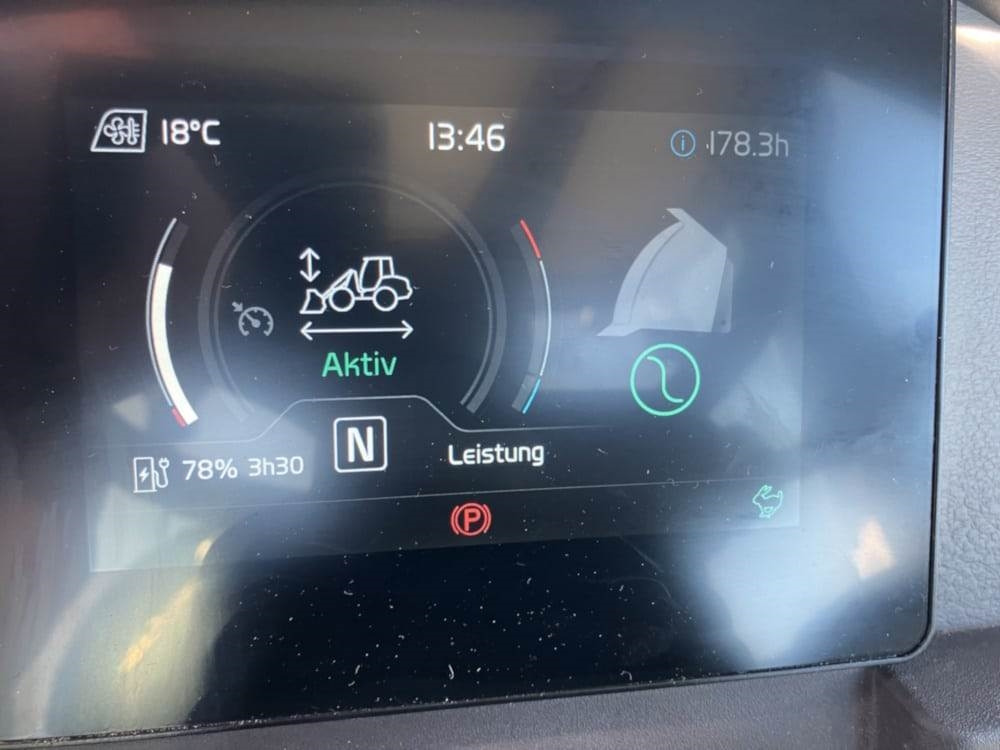 Skid steer loader Volvo JL25H Electric: picture 14