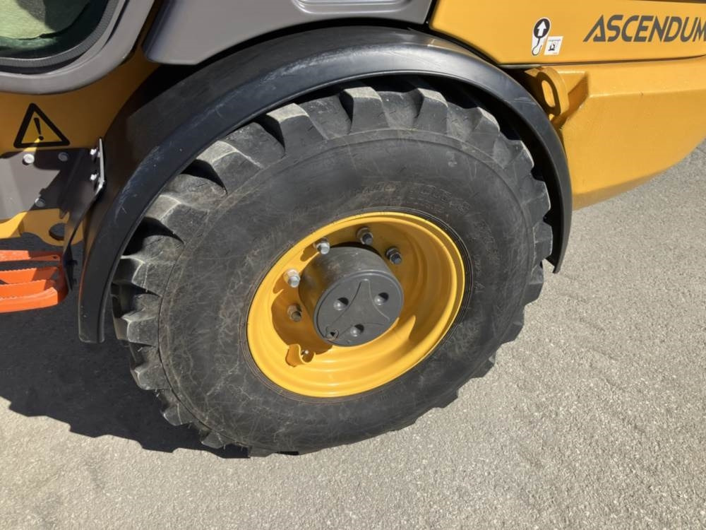 Skid steer loader Volvo JL25H Electric: picture 9