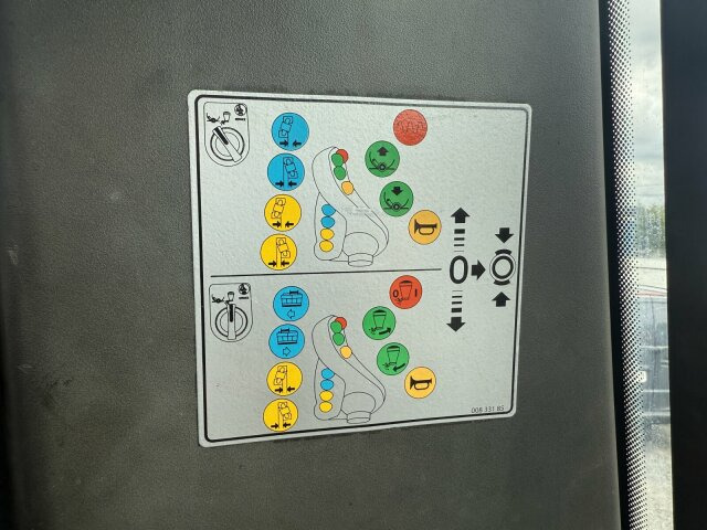 BOMAG BW 174 AP-4 AM Walze 12 Ton *Vibrator *Streuer - Roller: picture 5 BOMAG BW 174 AP-4 AM Walze 12 Ton *Vibrator *Streuer - Roller: picture 5