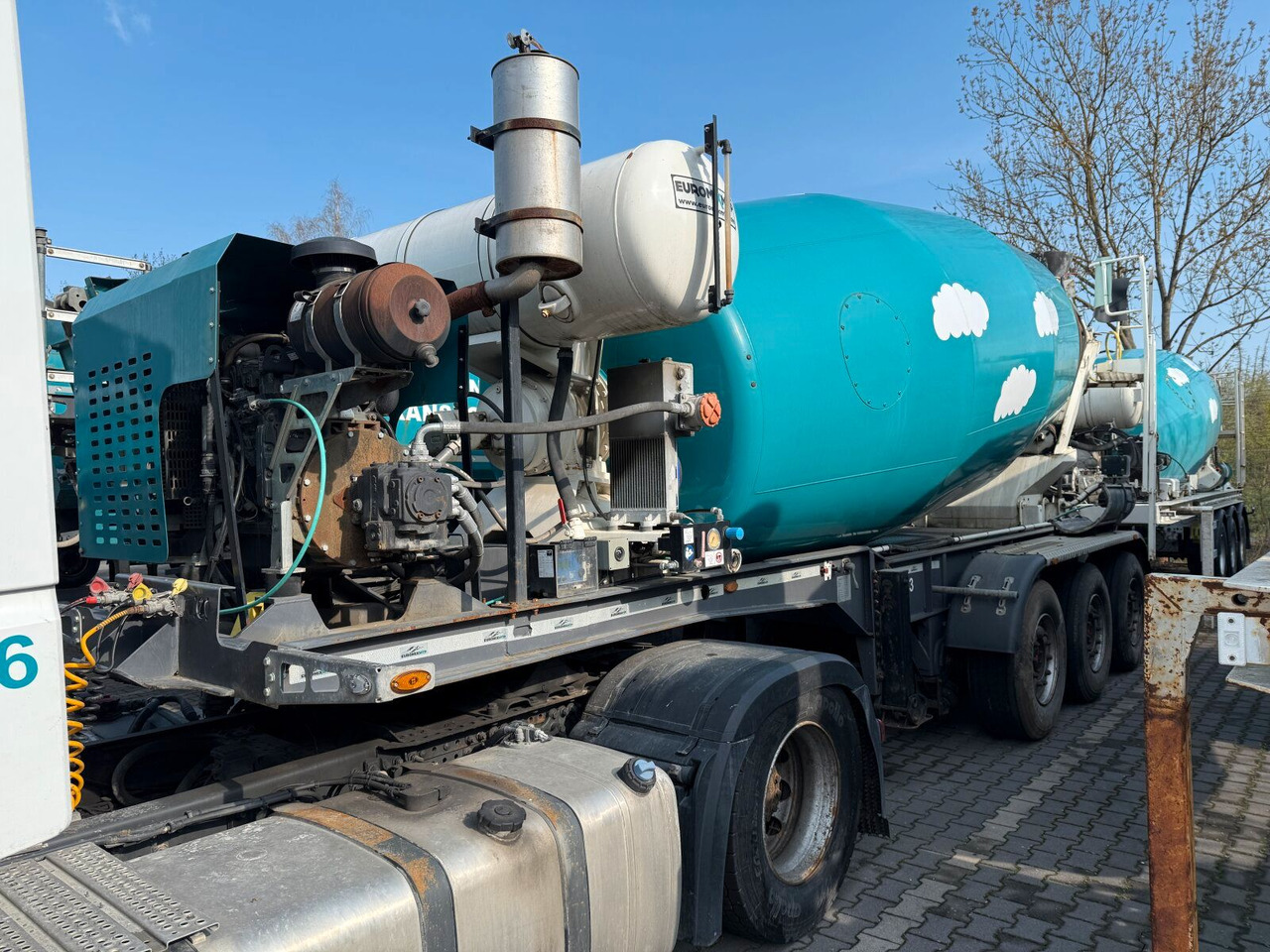 Betonmischer-Auflieger Euromix 12 m³ mit Motor - Concrete mixer truck: picture 1 Betonmischer-Auflieger Euromix 12 m³ mit Motor - Concrete mixer truck: picture 1