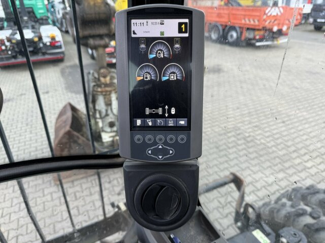 CAT M318D Mobilbagger *9.235 h *Schnellw. *Greifer - Wheel excavator: picture 3 CAT M318D Mobilbagger *9.235 h *Schnellw. *Greifer - Wheel excavator: picture 3