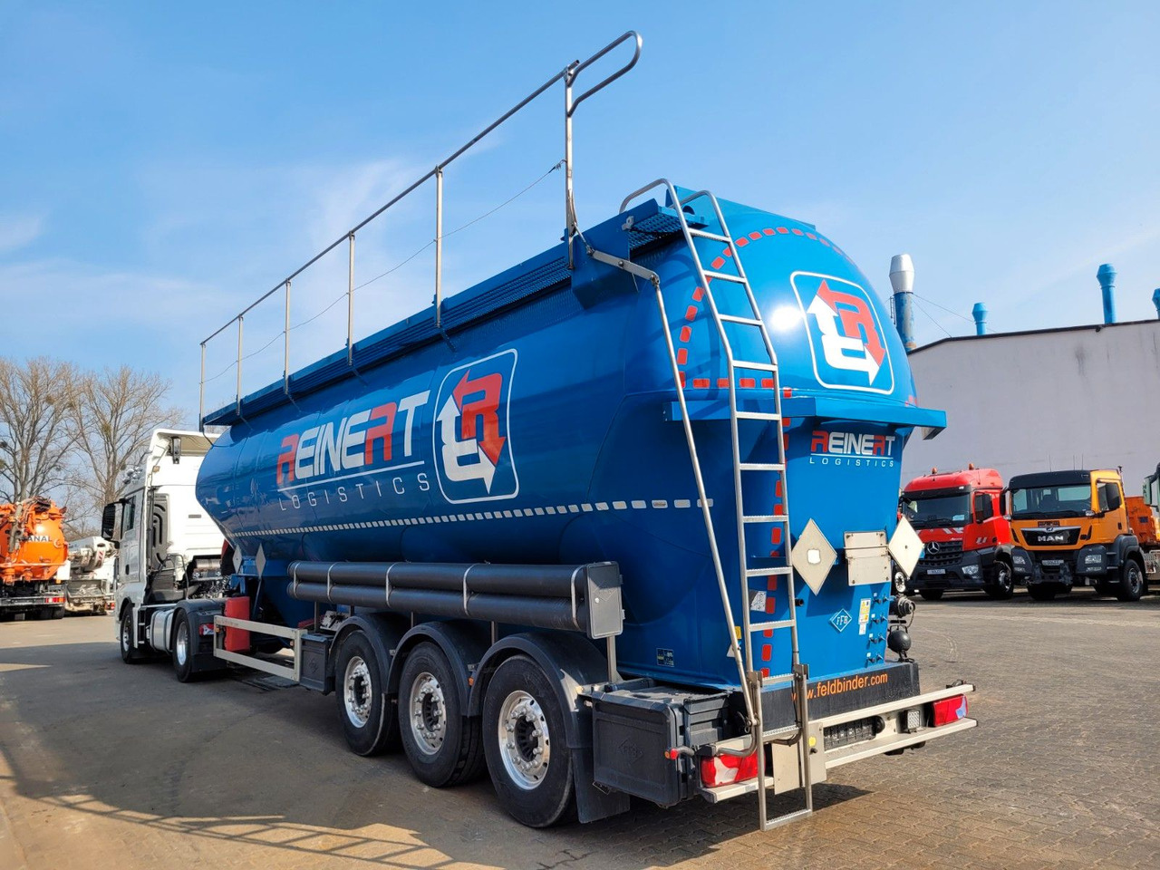 Feldbinder EUT 56.3 Liegend Silo mit ADR AT *56.000 L - Silo semi-trailer: picture 4 Feldbinder EUT 56.3 Liegend Silo mit ADR AT *56.000 L - Silo semi-trailer: picture 4