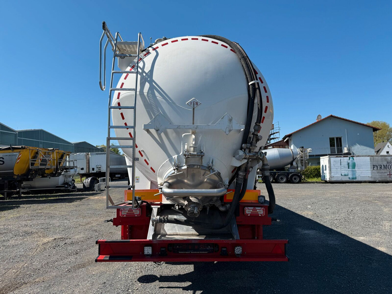Feldbinder KIP 60.3 Silo 60.000 L 3 Achse ADR - Silo semi-trailer: picture 4 Feldbinder KIP 60.3 Silo 60.000 L 3 Achse ADR - Silo semi-trailer: picture 4