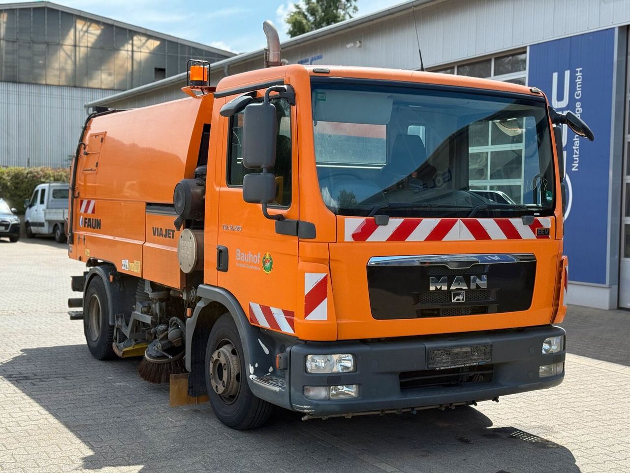 Road sweeper MAN 12.220 4x2 BL Kehrmaschine Viajet 5RHS: picture 1