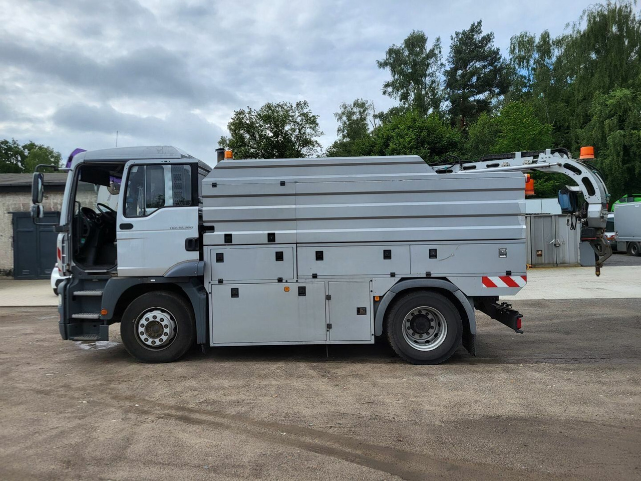 MAN TGA 18.360 4x2 HD-Kanalreiniger ASSMANN 6500 L - Vacuum truck: picture 4 MAN TGA 18.360 4x2 HD-Kanalreiniger ASSMANN 6500 L - Vacuum truck: picture 4