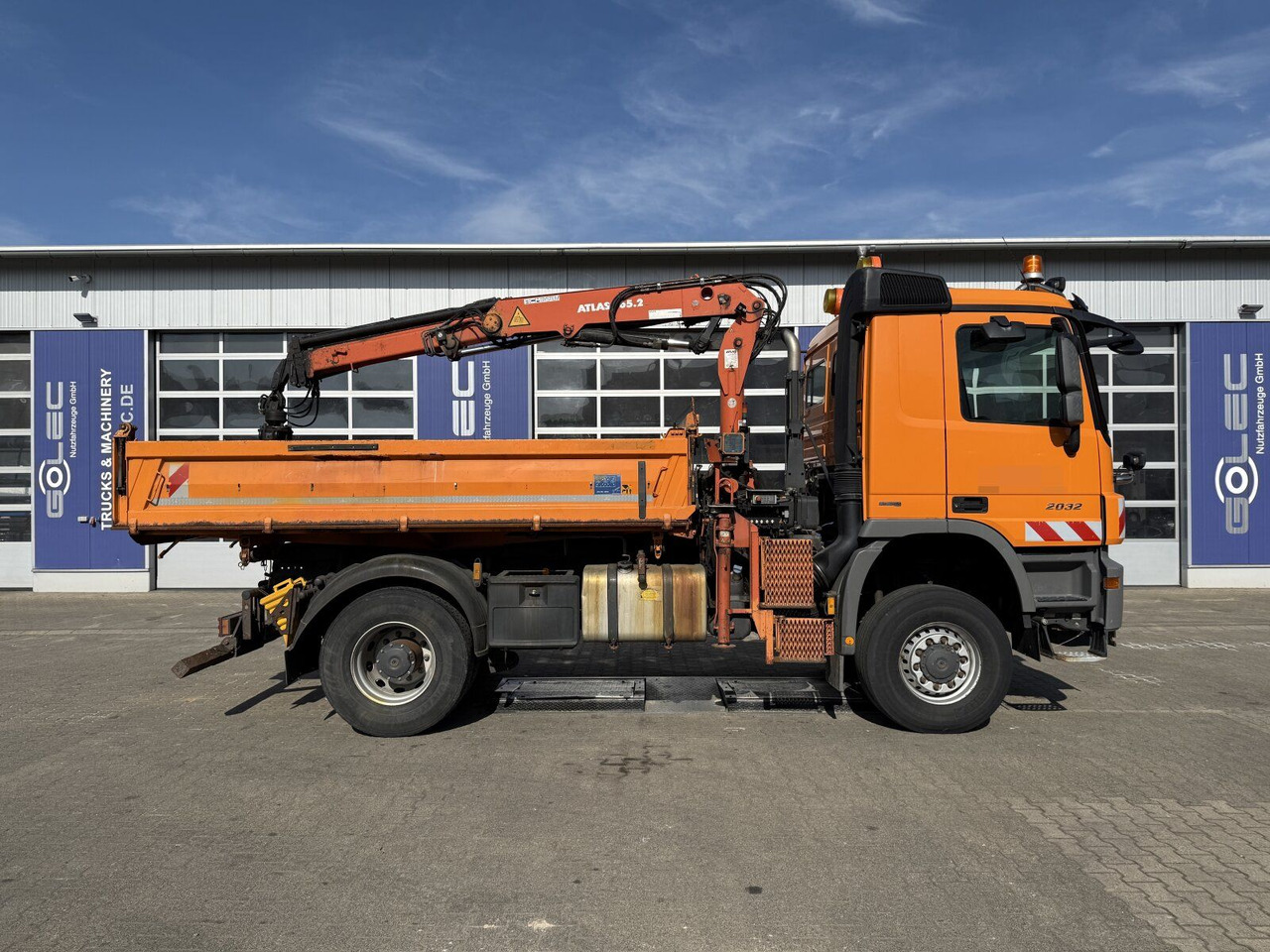 Mercedes-Benz ACTROS 2044 4x4 Kipper Kran ATLAS 65.2 A2L - Tipper, Crane truck: picture 2 Mercedes-Benz ACTROS 2044 4x4 Kipper Kran ATLAS 65.2 A2L - Tipper, Crane truck: picture 2