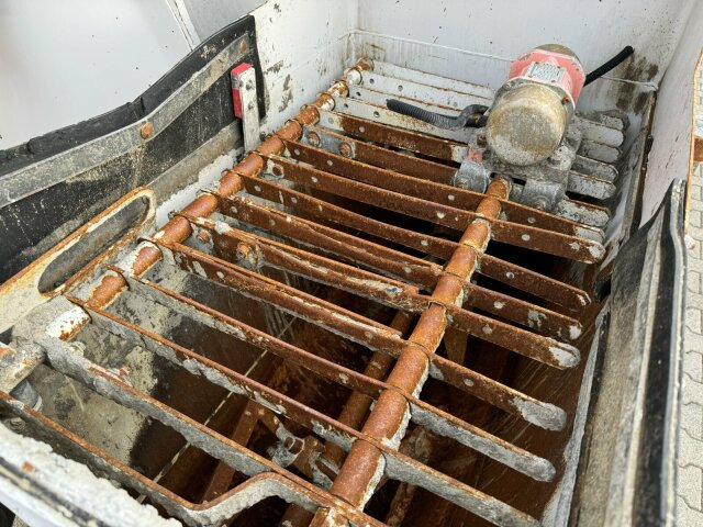 Mercedes-Benz AROCS 3243 8x4 Euro 6 Pumi Putzmeister TMM 24-3 - Mixer pump truck: picture 2 Mercedes-Benz AROCS 3243 8x4 Euro 6 Pumi Putzmeister TMM 24-3 - Mixer pump truck: picture 2