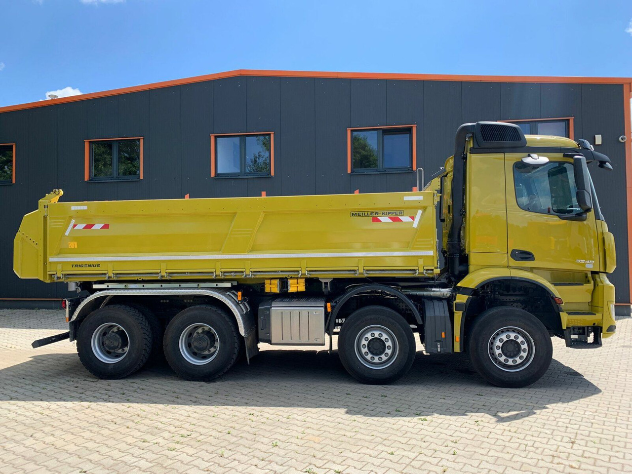 Mercedes-Benz AROCS 3248 8x4 Euro 6 Meiller Kipper Bordmatik - Tipper: picture 4 Mercedes-Benz AROCS 3248 8x4 Euro 6 Meiller Kipper Bordmatik - Tipper: picture 4