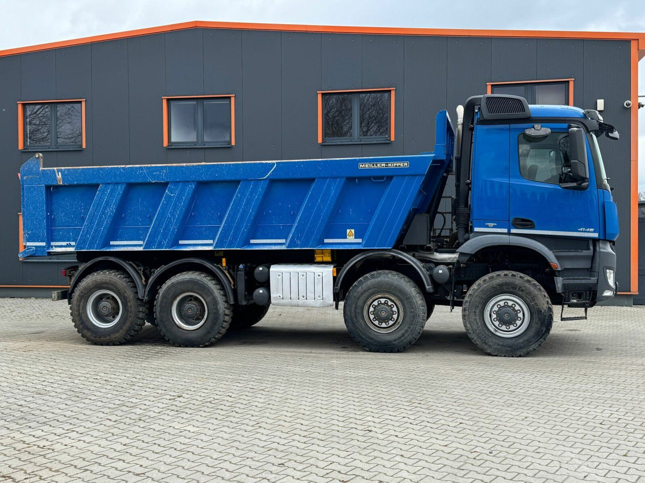 Mercedes-Benz AROCS 4145 8x8 EURO6 Muldenkipper TOP! - Tipper: picture 4 Mercedes-Benz AROCS 4145 8x8 EURO6 Muldenkipper TOP! - Tipper: picture 4