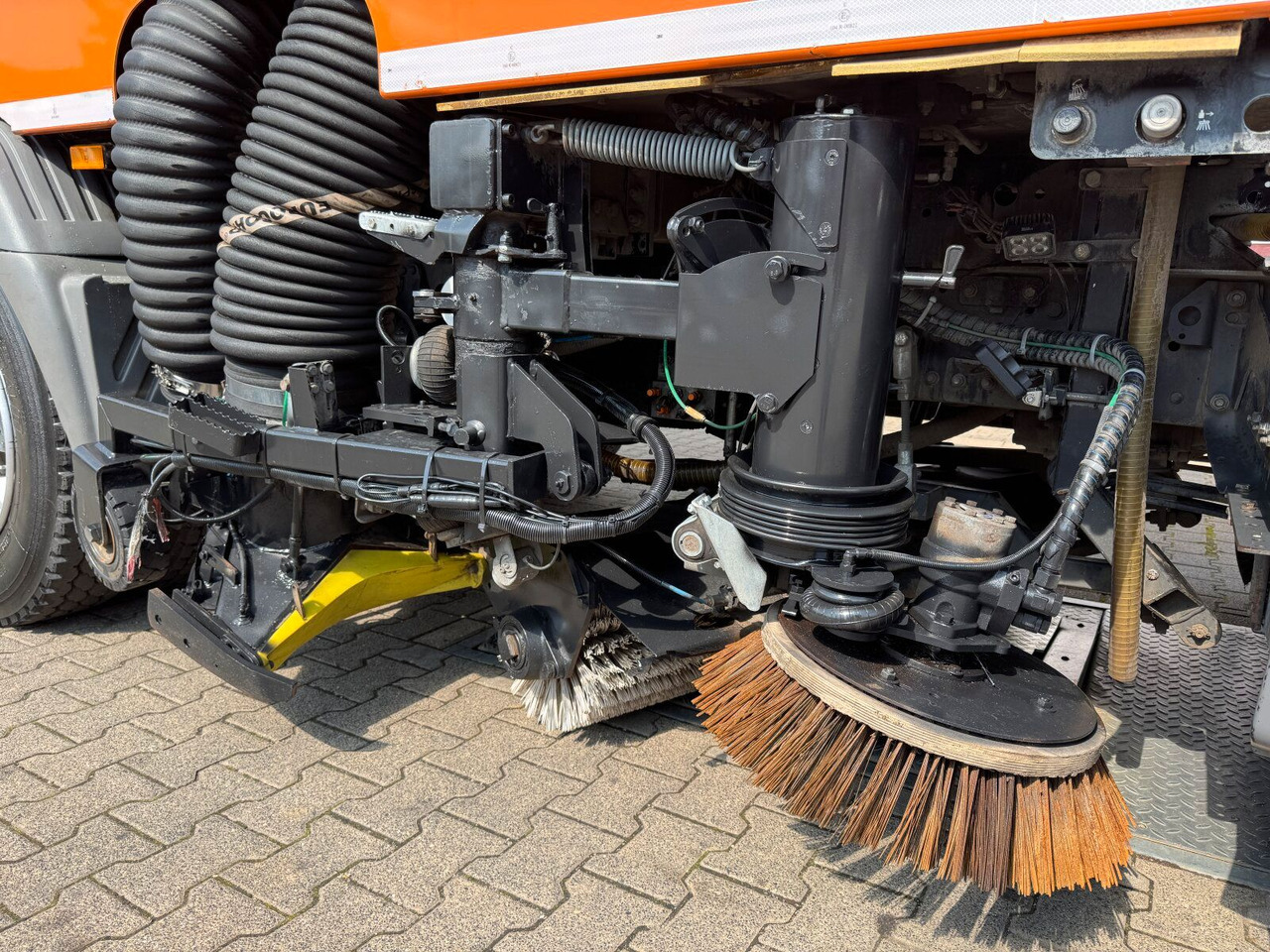 Road sweeper Mercedes-Benz ATEGO 1324 4x2 Kehrmaschine FAUN Viajet 6R/H: picture 12