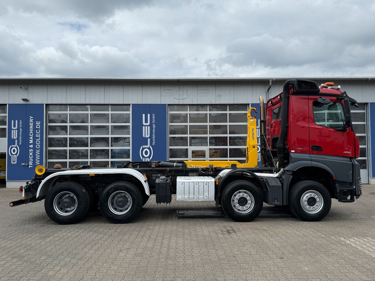 Mercedes-Benz Arocs 4158 8x4 Abrollkipper Palfinger Knickarm - Hook lift truck: picture 2 Mercedes-Benz Arocs 4158 8x4 Abrollkipper Palfinger Knickarm - Hook lift truck: picture 2
