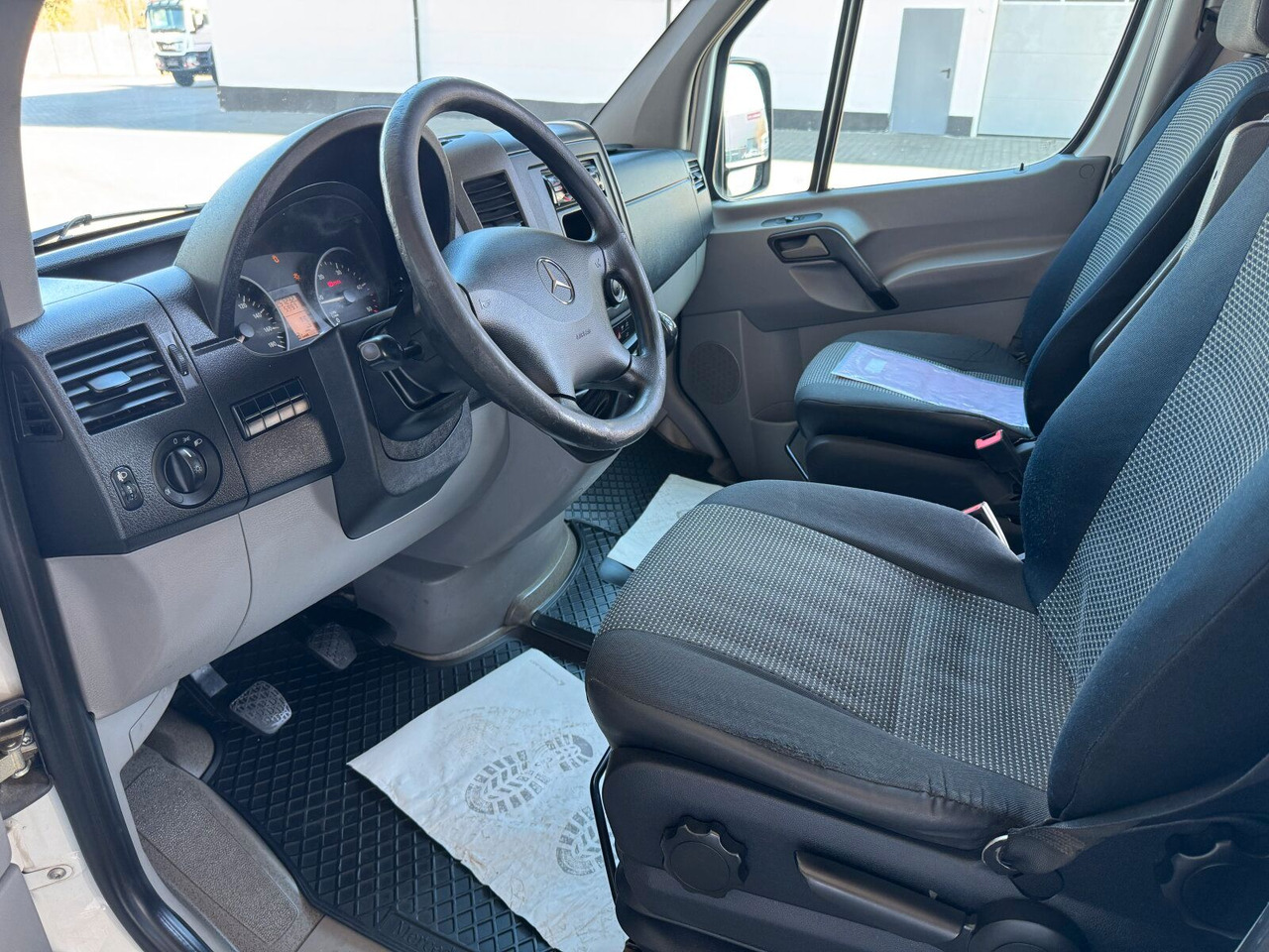 Vacuum truck Mercedes-Benz Sprinter MB TV-Fzg mit Rausch Inspektion Einheit: picture 7