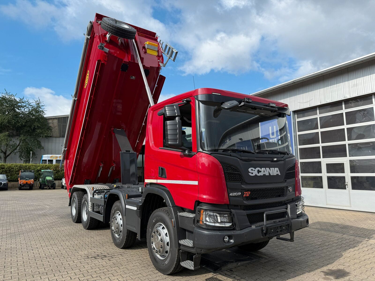 Scania P 420 8x4 Kipper Meiller Euro 6 - Skip loader truck: picture 2 Scania P 420 8x4 Kipper Meiller Euro 6 - Skip loader truck: picture 2