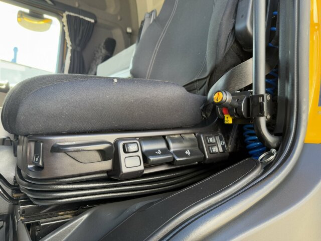 Scania G450 XT 4x4 Euro 6 SZM Kipphydraulik Blatt/ Luft - Tractor unit: picture 5 Scania G450 XT 4x4 Euro 6 SZM Kipphydraulik Blatt/ Luft - Tractor unit: picture 5