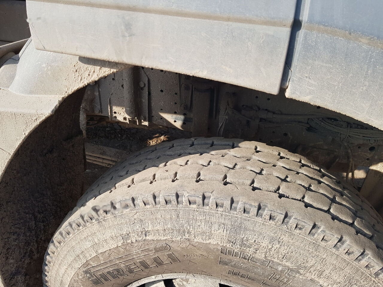 Tipper IVECO Eurotrakker 380: picture 8