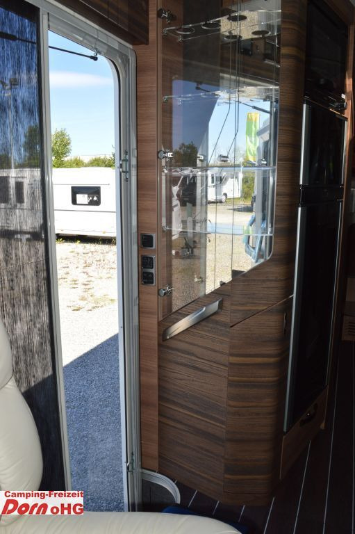 Integrated motorhome Knaus Sun I 700 LEG Automatik/180 PS: picture 24
