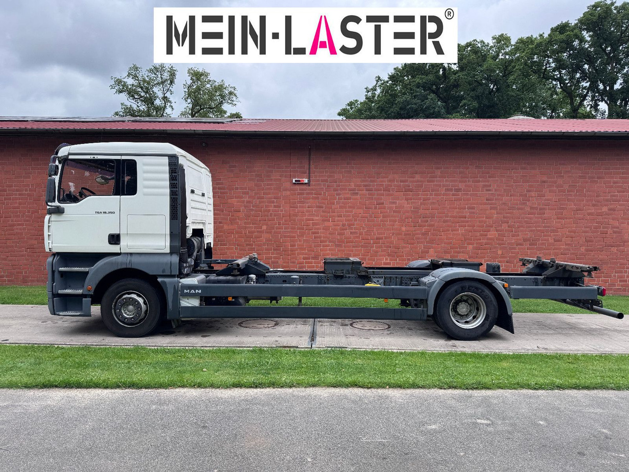 MAN TGA 18.350 BDF 5 Sitzer Klima 209.380 km - Container transporter/ Swap body truck: picture 4 MAN TGA 18.350 BDF 5 Sitzer Klima 209.380 km - Container transporter/ Swap body truck: picture 4