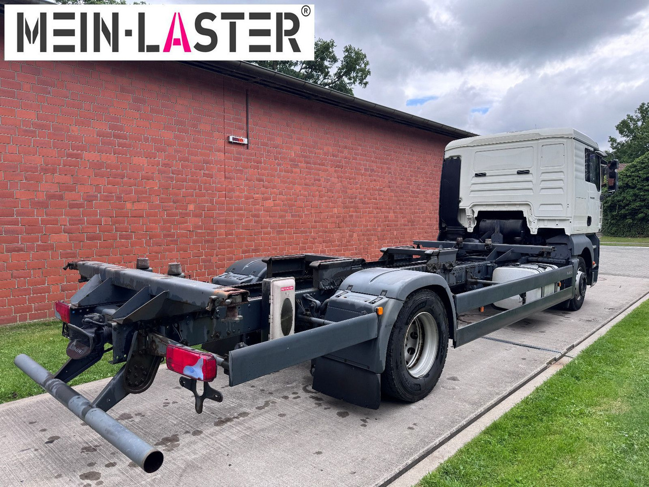 MAN TGA 18.350 BDF 5 Sitzer Klima 209.380 km - Container transporter/ Swap body truck: picture 5 MAN TGA 18.350 BDF 5 Sitzer Klima 209.380 km - Container transporter/ Swap body truck: picture 5