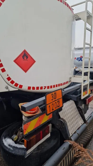 DAF CF75.310 - Tank truck: picture 4 DAF CF75.310 - Tank truck: picture 4