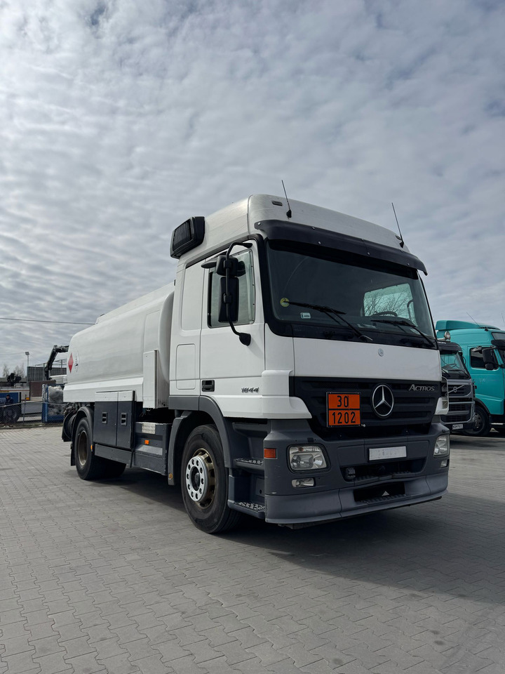 MERCEDES-BENZ Actros 1844 - Tank truck: picture 1 MERCEDES-BENZ Actros 1844 - Tank truck: picture 1
