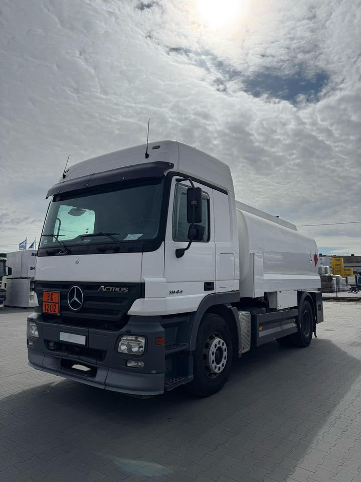 MERCEDES-BENZ Actros 1844 - Tank truck: picture 5 MERCEDES-BENZ Actros 1844 - Tank truck: picture 5