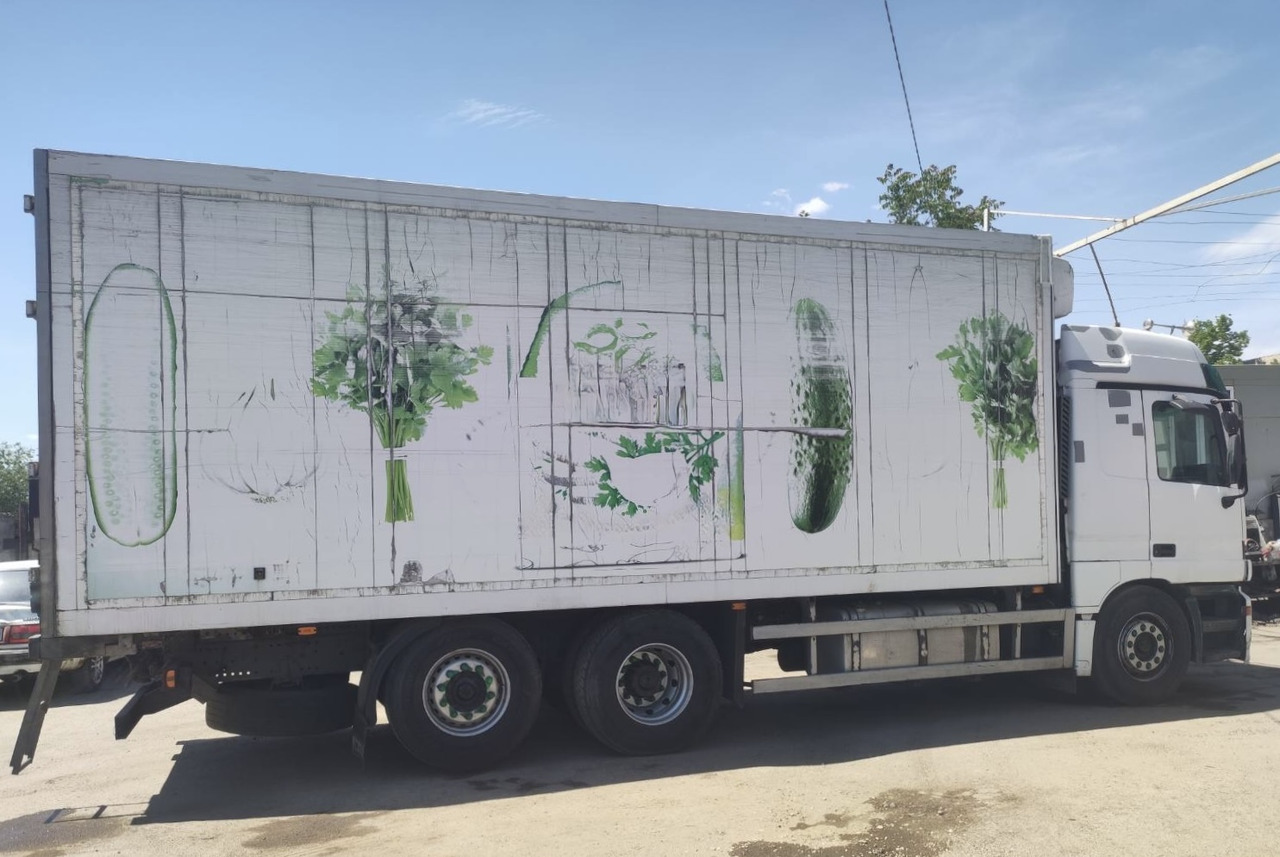 MERCEDES-BENZ Actros 2543 - Refrigerator truck: picture 2 MERCEDES-BENZ Actros 2543 - Refrigerator truck: picture 2