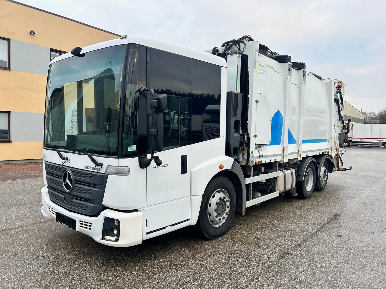MERCEDES-BENZ ECONIC 2630 - Garbage truck: picture 4 MERCEDES-BENZ ECONIC 2630 - Garbage truck: picture 4