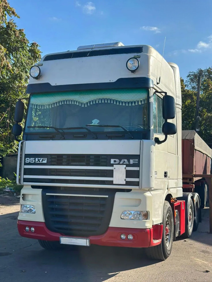 DAF XF 95.430 - Tractor unit: picture 1 DAF XF 95.430 - Tractor unit: picture 1
