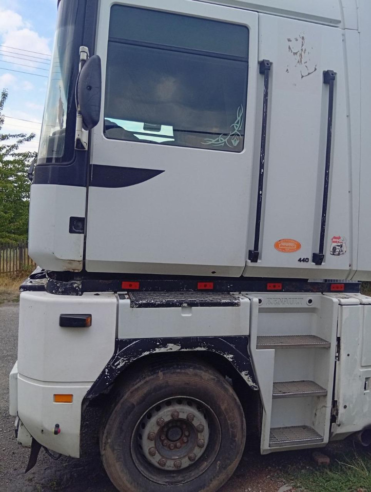 RENAULT Magnum 440 - Tractor unit: picture 4 RENAULT Magnum 440 - Tractor unit: picture 4