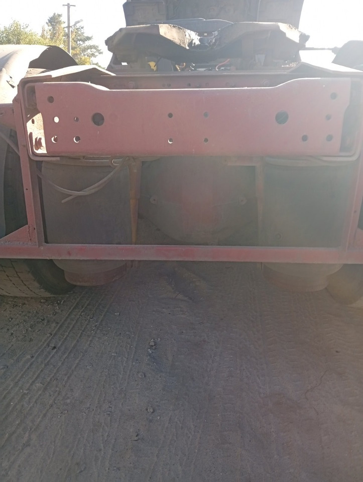 Tractor unit RENAULT Premium 400: picture 9
