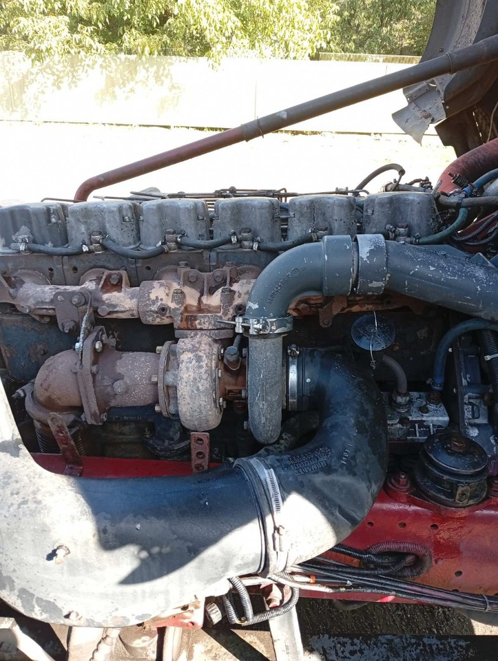 Tractor unit RENAULT Premium 400: picture 8