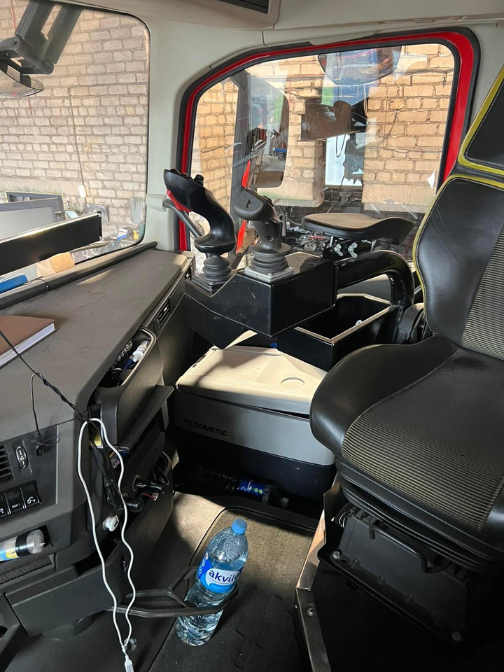 Wood chipper VOLVO FH16.550: picture 16 Wood chipper VOLVO FH16.550: picture 16