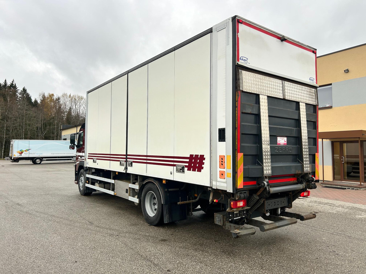 VOLVO FM370 - Refrigerator truck: picture 5 VOLVO FM370 - Refrigerator truck: picture 5