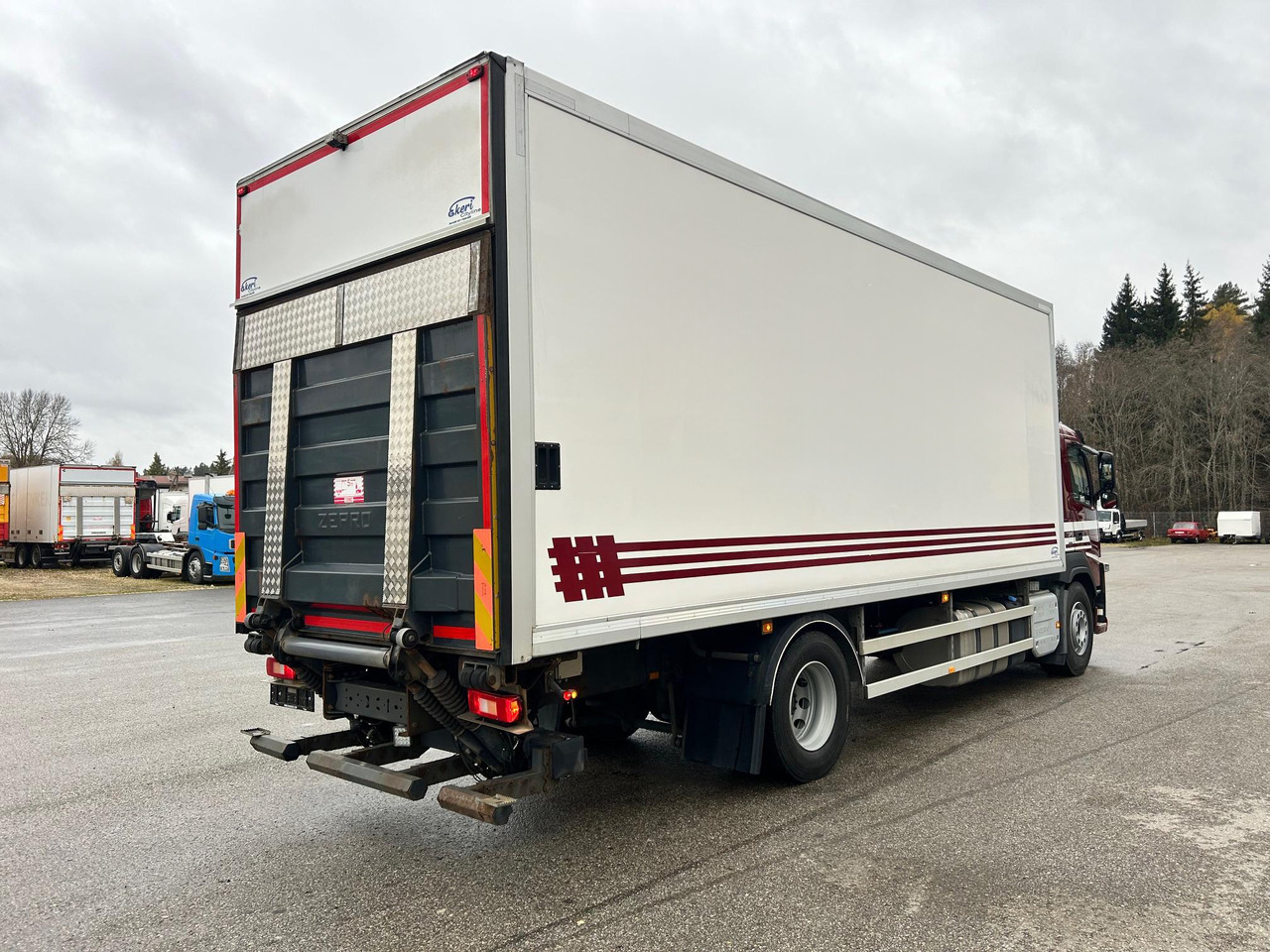 VOLVO FM370 - Refrigerator truck: picture 4 VOLVO FM370 - Refrigerator truck: picture 4