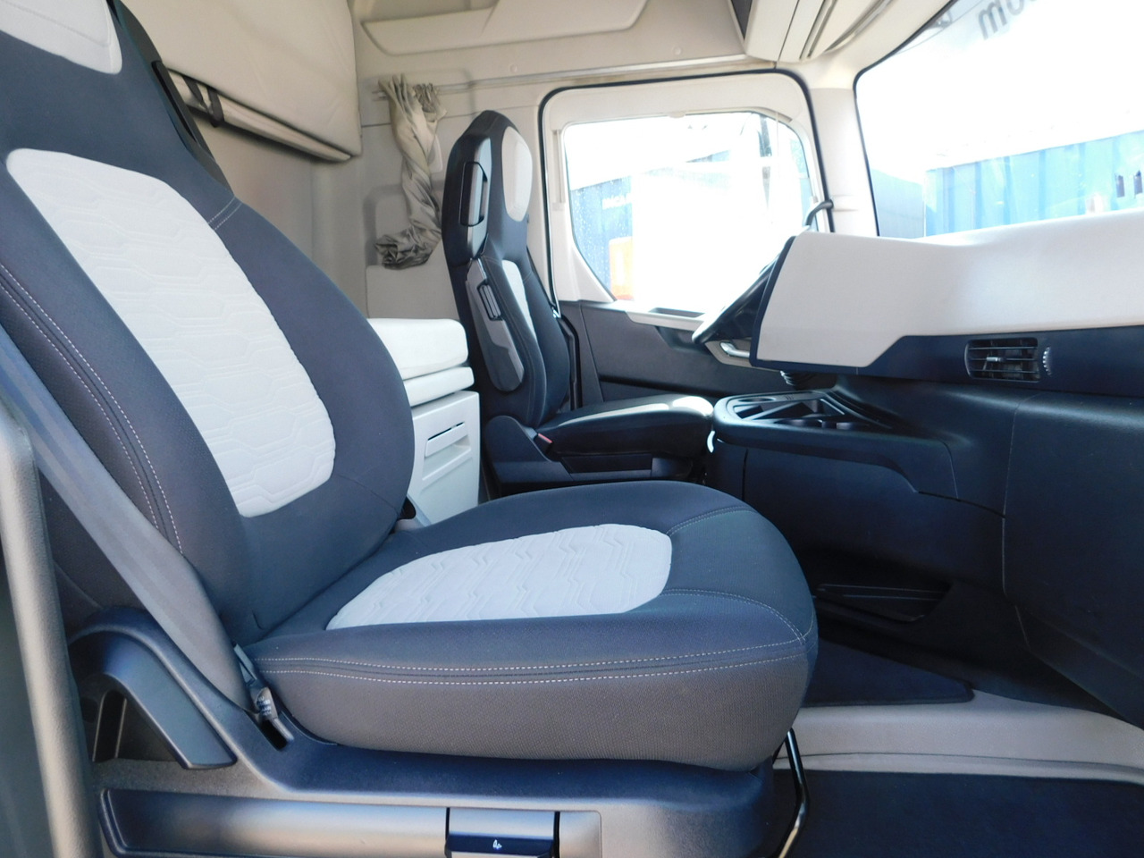 Ford F max 4x2 scab e6 12s2620 - Tractor unit: picture 5 Ford F max 4x2 scab e6 12s2620 - Tractor unit: picture 5