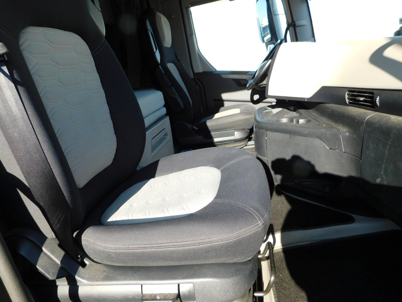 Ford F max ll 4x2 scab e6 12tx2620 - Tractor unit: picture 5 Ford F max ll 4x2 scab e6 12tx2620 - Tractor unit: picture 5