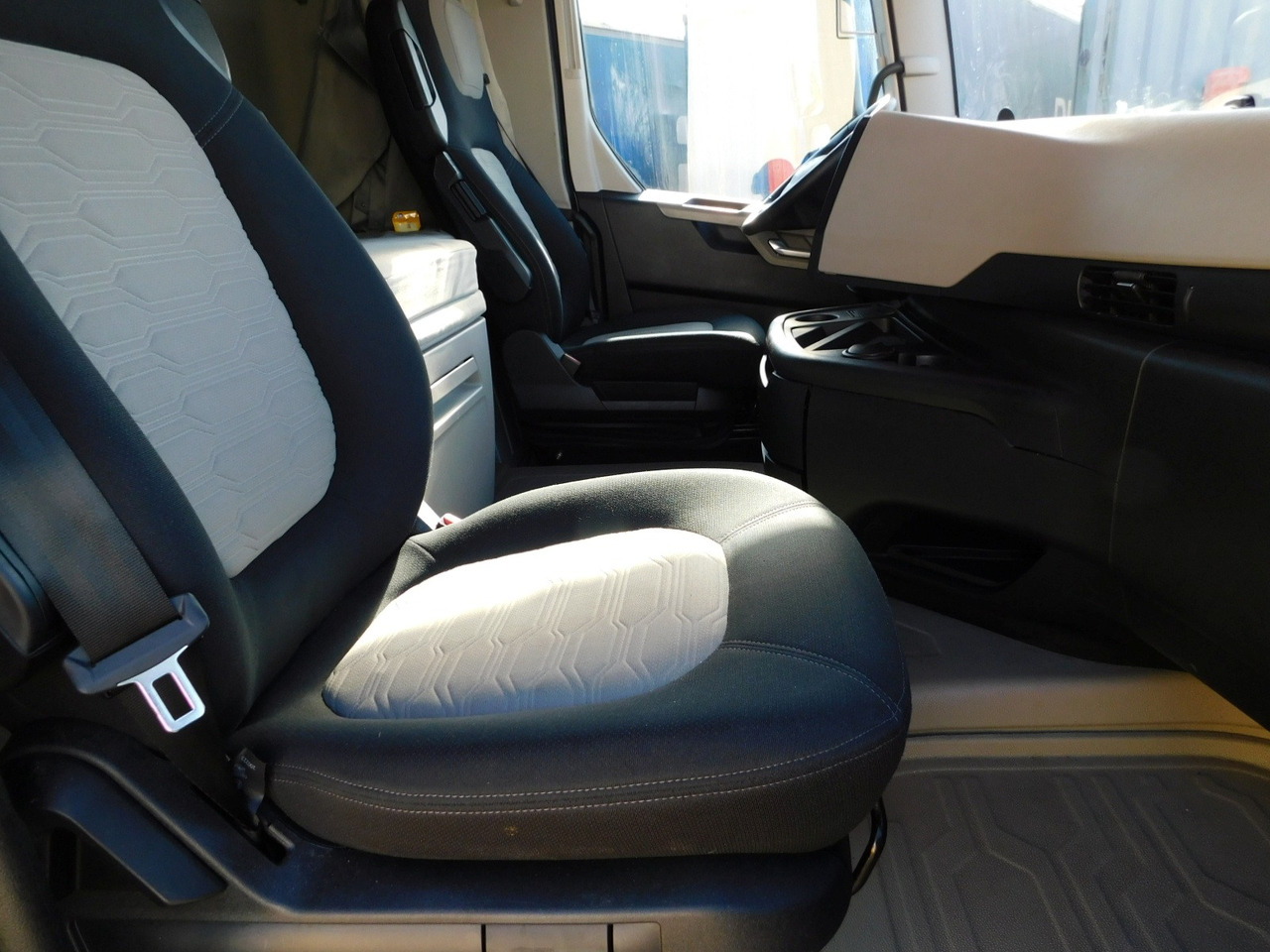 Ford F max ll 4x2 scab e6 eco 16spdamt ecotorq - Tractor unit: picture 5 Ford F max ll 4x2 scab e6 eco 16spdamt ecotorq - Tractor unit: picture 5